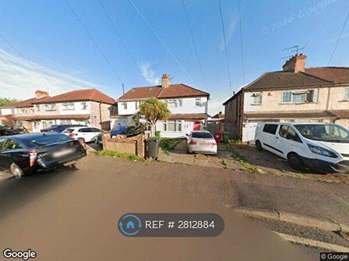 3 Bedroom Semi-Detached House To Rent In Hampshire Avenue, Slough, SL1