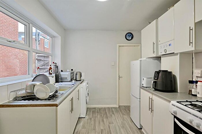 2 Bedroom Flat To Rent In Warwick Street, Heaton, Newcastle Upon Tyne, NE6