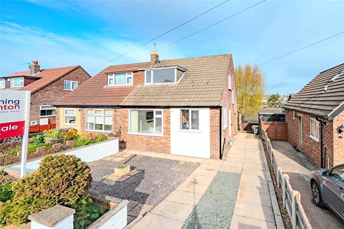3 Bedroom Bungalow For Sale In Westroyd, Pudsey, West Yorkshire, LS28
