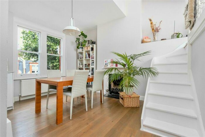 2 Bedroom Apartment To Rent In Sotheby Road, London, N5