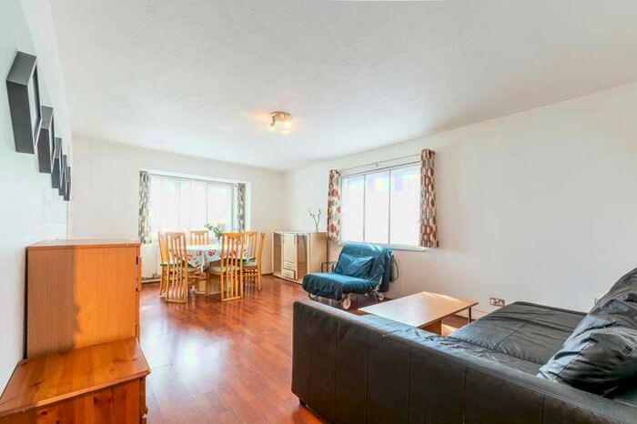 2 Bedroom Flat To Rent In Gresham Way, Wimbledon Park, SW19