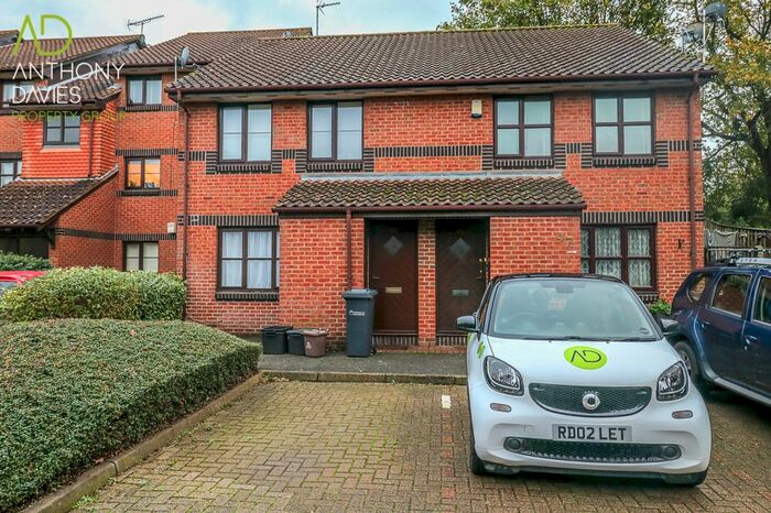 1 Bedroom Maisonette To Rent In Hamburgh Court, Cheshunt, Waltham Cross, EN8