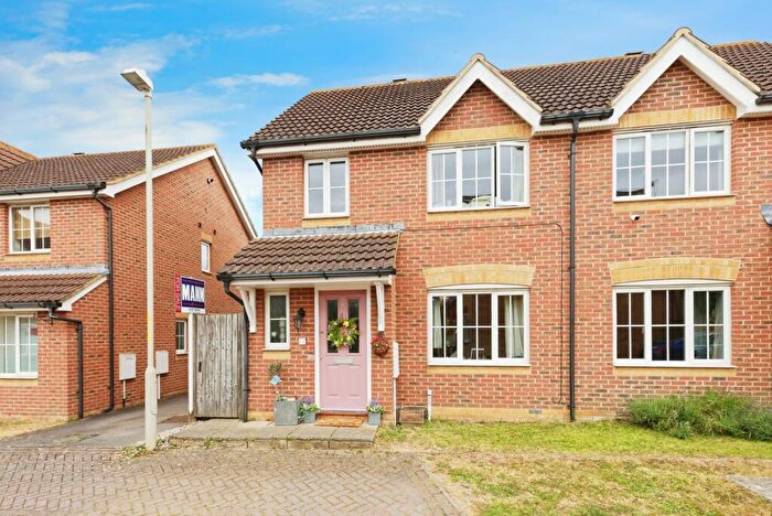 3 Bedroom Semi-Detached House For Sale In Russet Close, Ash, Canterbury, Kent, CT3