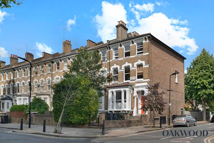 2 Bedroom Flat For Sale In Evering Road, London, N16