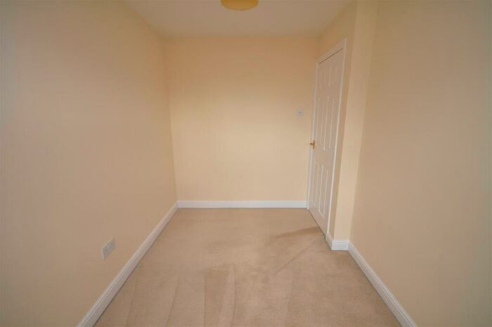 2 Bedroom End Of Terrace House To Rent In Chesterton Drive, Leamington Spa, CV31
