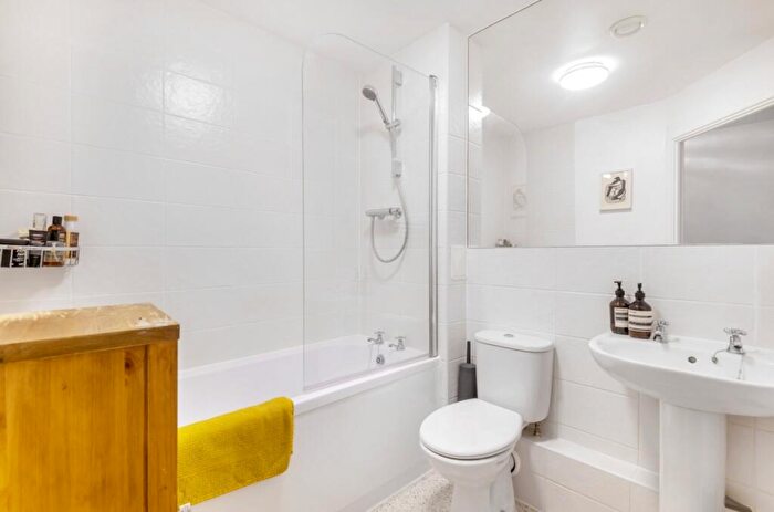 1 Bedroom Flat To Rent In Worcester Close London, SE20