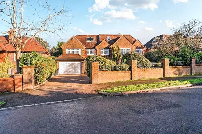 8 Bedroom Detached House For Sale In Grange Avenue, Totteridge, N20