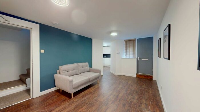 2 Bedroom Flat To Rent In St Michaels Crescent, LS6