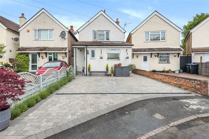 2 Bedroom Detached House To Rent In Addlestone, Surrey, KT15