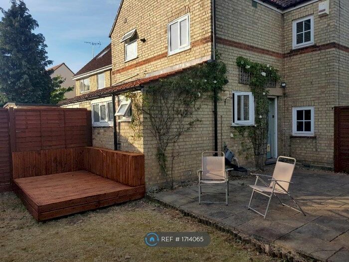 3 Bedroom Semi-Detached House To Rent In Green End Road, Cambridge, CB4