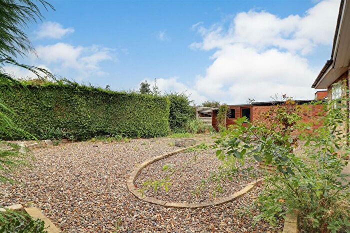 3 Bedroom Detached Bungalow For Sale In Derrymore Road, Willerby, Hull, HU10