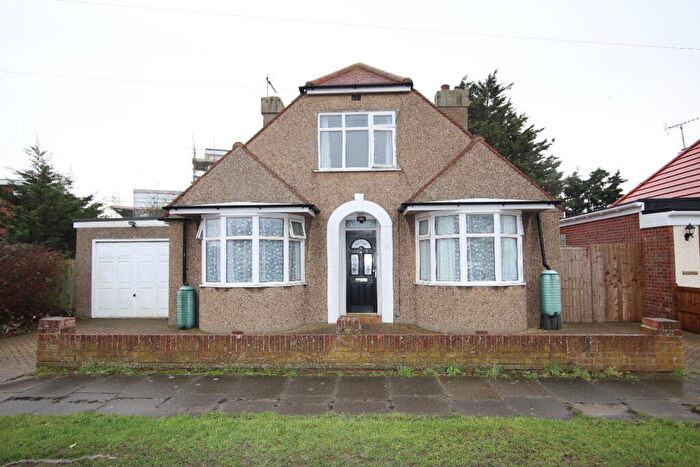 4 Bedroom Detached House For Sale In Cliff Road, Holland On Sea, CO15