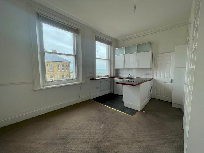 1 Bedroom Flat To Rent In Kingsway, Hove, BN3