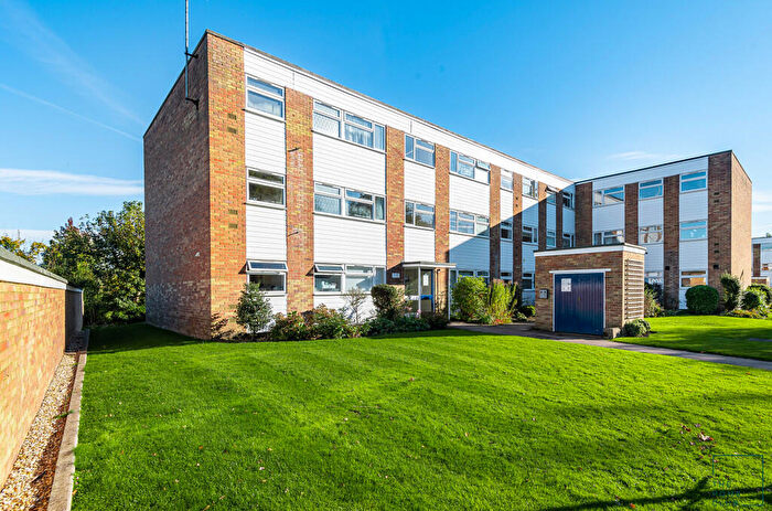 2 Bedroom Apartment To Rent In Davos Close, Woking, GU22