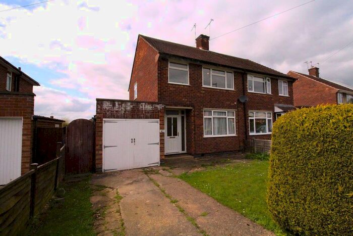 3 Bedroom Semi-Detached House To Rent In Hillary Road, Rugby, CV22
