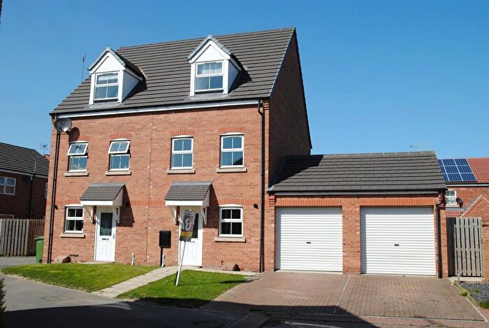3 Bedroom Semi-Detached House To Rent In Whimbrel Chase, Scunthorpe, DN16