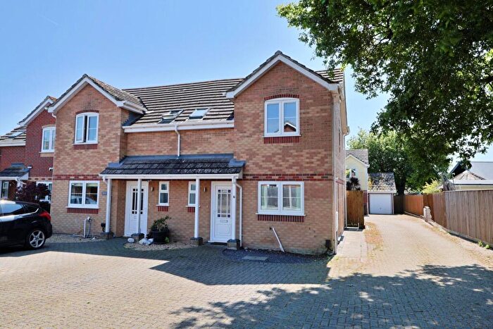 3 Bedroom Semi-Detached House For Sale In Foxgloves Close, Hamworthy, Poole, BH15
