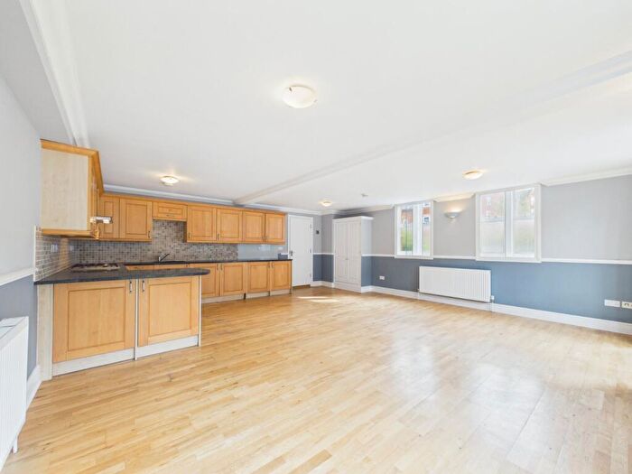 2 Bedroom Apartment To Rent In Hatch Lane, Windsor, Berkshire, SL4