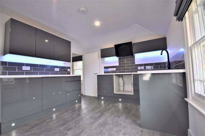 2 Bedroom Flat To Rent In Cross Street, Saffron Walden, CB10