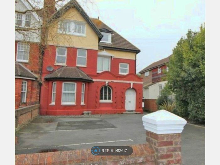 2 Bedroom Flat To Rent In Buckhurst Road, Bexhill On Sea, TN40