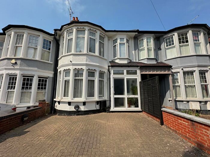 3 Bedroom Terraced House For Sale In Berkshire Gardens, N13
