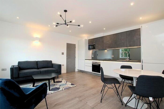 2 Bedroom Apartment To Rent In Karam Court, Commercial Road, Whitechapel, London, E1