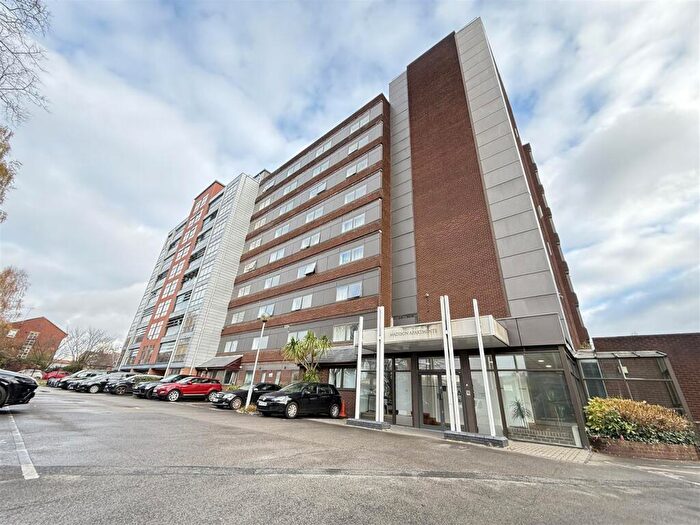 1 Bedroom Apartment For Sale In Seymour Grove, Manchester, M16