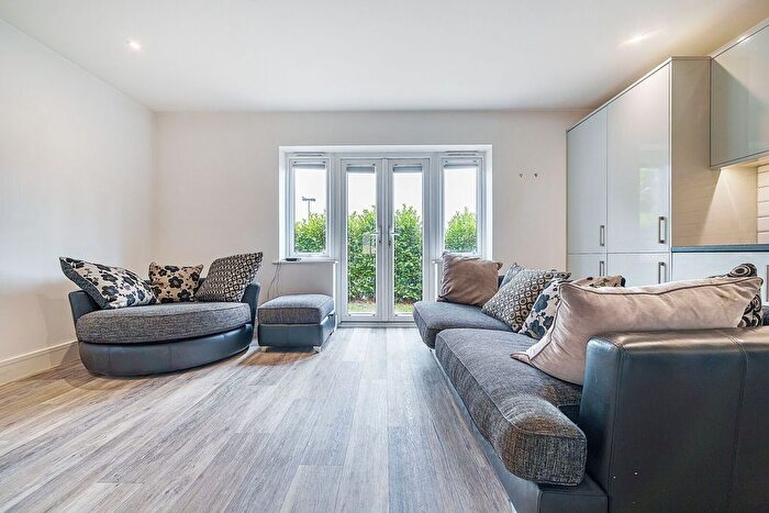 1 Bedroom Flat To Rent In Woking, Surrey, Woking, Woking, GU22