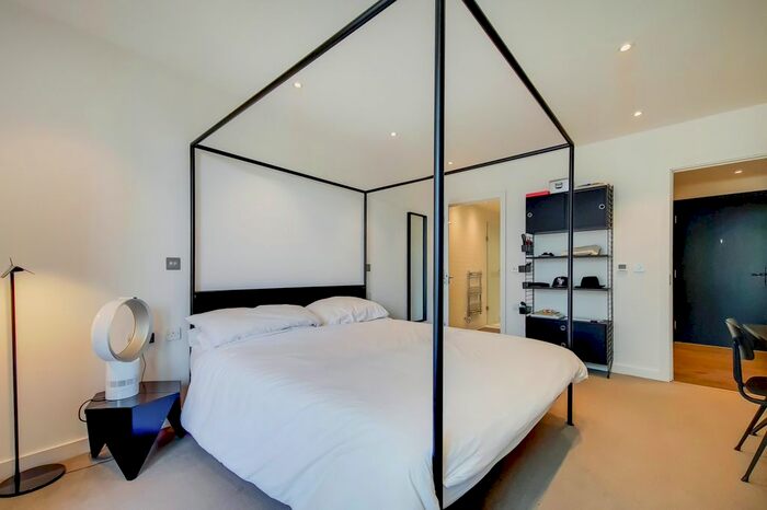 2 Bedroom Flat For Sale In Albert Road, Queens Park, London, NW6