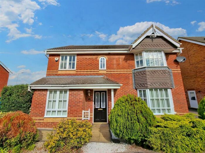 4 Bedroom Detached House To Rent In Aintree Drive, Rushden, Northants, NN10