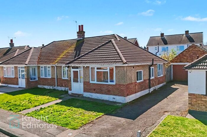 2 Bedroom Semi Detached House For Sale In Orchard Close, Coxheath, ME17