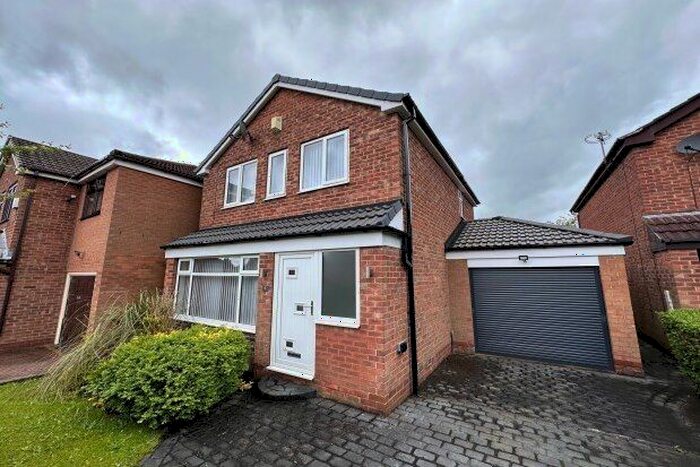 3 Bedroom Detached House To Rent In Exmoor Close, Ashton-Under-Lyne, OL6