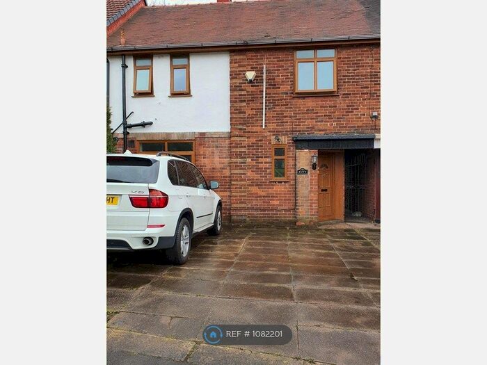 3 Bedroom Terraced House To Rent In Daventry Road, Rochdale, OL11