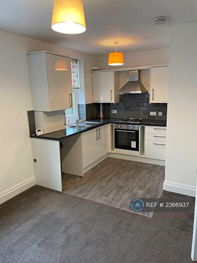 1 Bedroom Flat To Rent In Manchester Road, Huddersfield, HD4