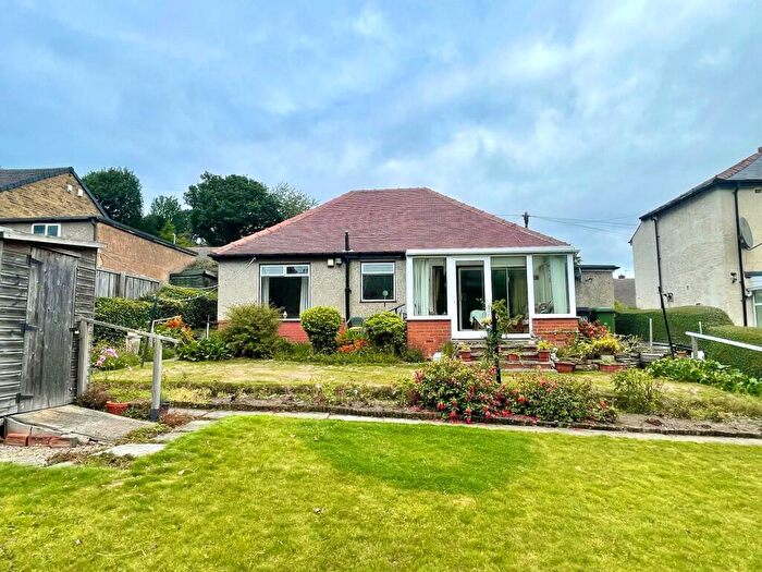 2 Bedroom Detached Bungalow For Sale In Birklands Road, Huddersfield, HD2