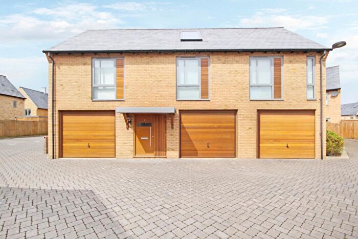 2 Bedroom Coach House To Rent In Spring Drive, Cambridge, Cambs, CB2