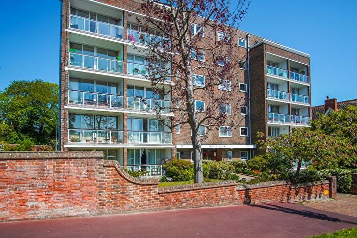 3 Bedroom Apartment For Sale In Carlisle Road, Meads, Eastbourne, BN20