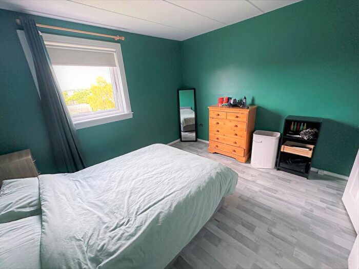 2 Bedroom Flat To Rent In Craigie Drive, Dundee, DD4