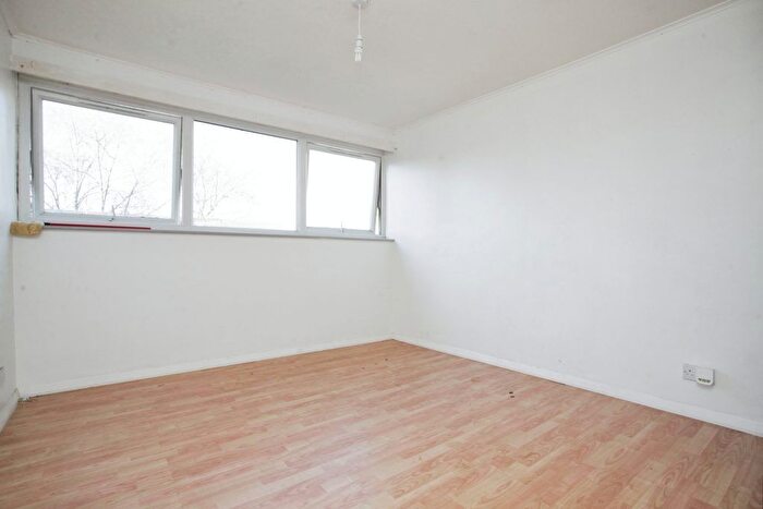 2 Bedroom Flat For Sale In Cleaver Gardens, Nuneaton, CV10