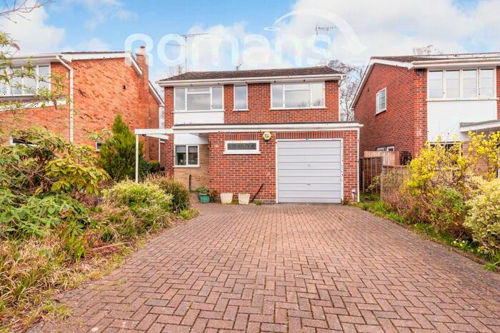 4 Bedroom Detached House To Rent In Audley Way, SL5