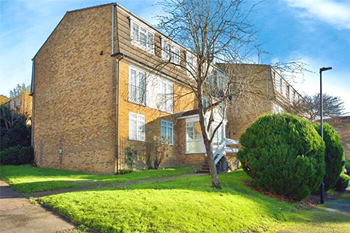2 Bedroom Flat For Sale In Crofton Way, Enfield, EN2