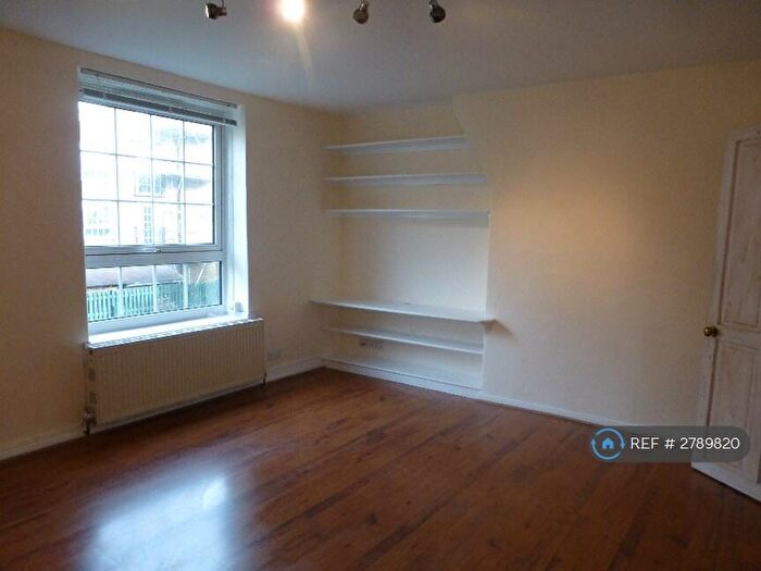1 Bedroom Flat To Rent In Cahir Street, London, E14