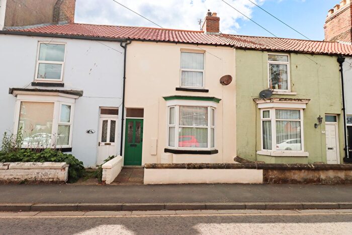 2 Bedroom Terraced House For Sale In West Avenue, Filey, YO14