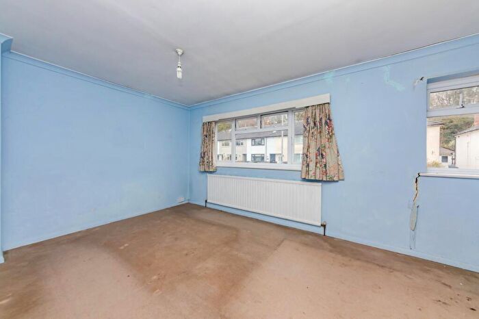 2 Bedroom Semi-Detached House For Sale In Winterbourne Close, Lewes, BN7