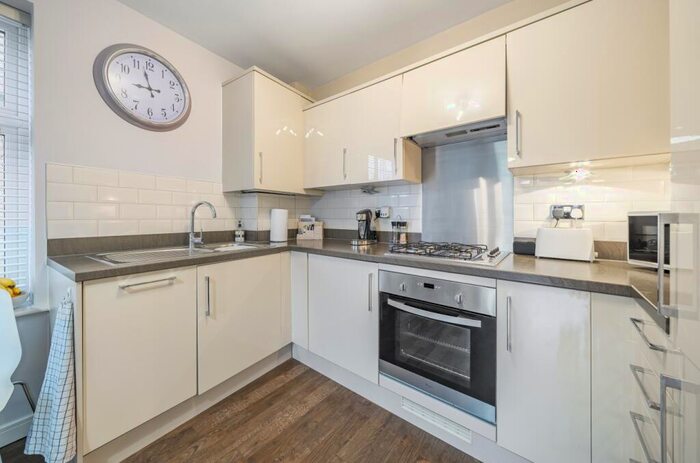 2 Bedroom Flat To Rent In Jefferson Place Bromley, BR2