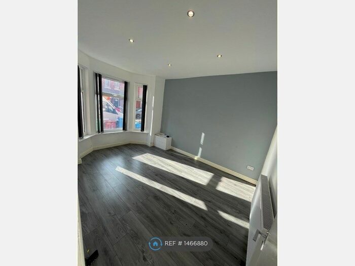3 Bedroom Terraced House To Rent In Deramore Street, Manchester, M14