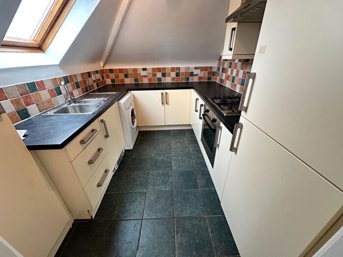 2 Bedroom Flat To Rent In Milton Road, Bournemouth, BH8