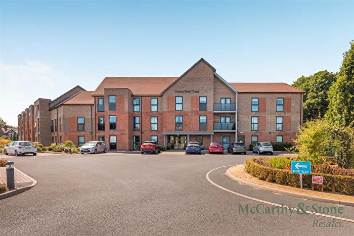2 Bedroom Flat For Sale In Deans Park Court, Kingsway, Stafford, ST16