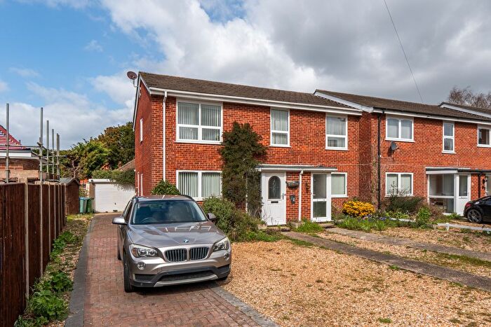 3 Bedroom Maisonette For Sale In Havelock Road, Warsash, SO31