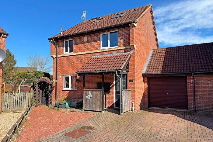 4 Bedroom Link Detached House To Rent In Dalby Avenue, Harrogate, HG2